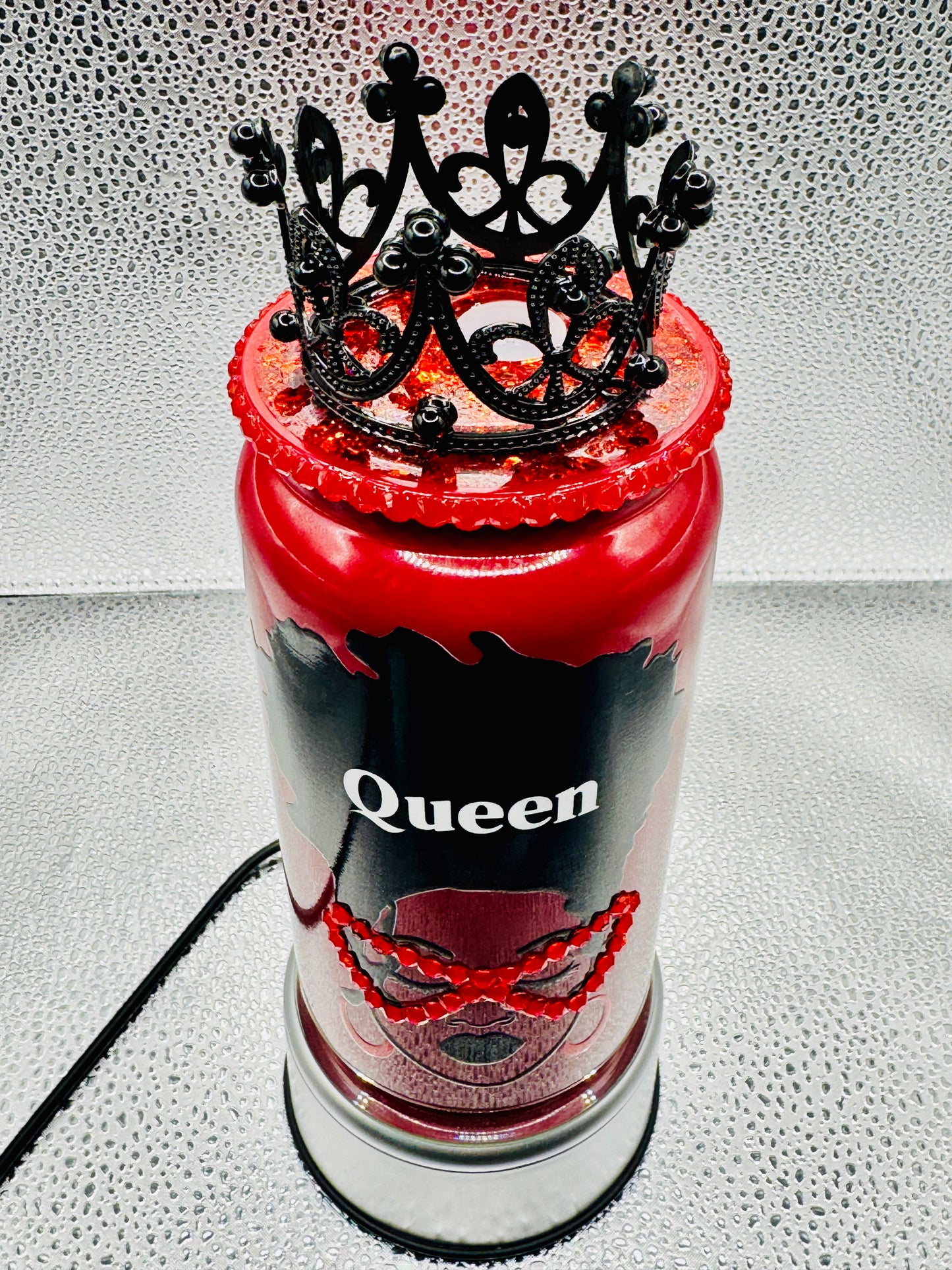 Red Crowned Queen